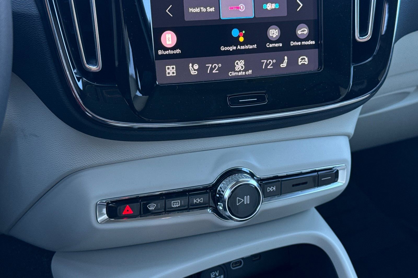 New 2026 Volvo XC40 B5 Plus w/ Protection Package Premier image 18