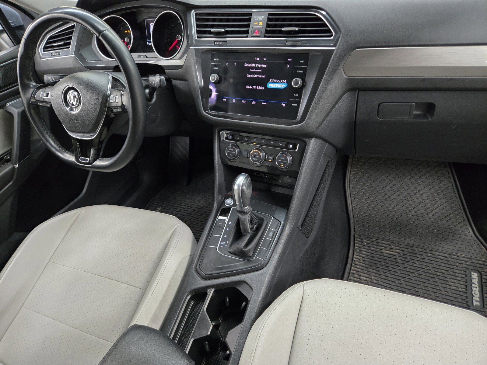 Used 2018 Volkswagen Tiguan SE FWD image 13