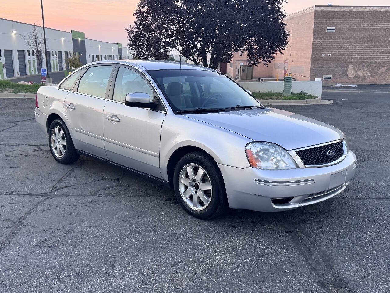 Used 2005 Ford Five Hundred SE FWD image 4