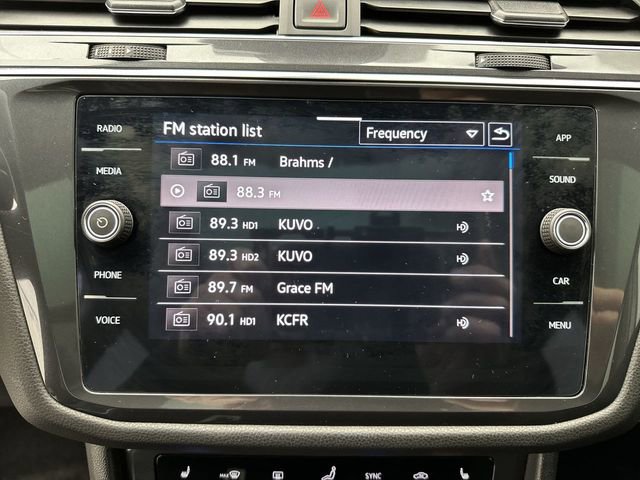 Certified 2022 Volkswagen Tiguan SE w/ Panoramic Sunroof Package image 17