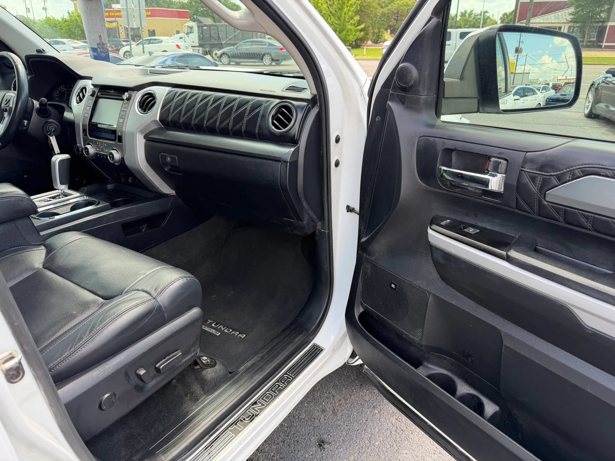 Used 2019 Toyota Tundra Platinum AWD/4WD image 12