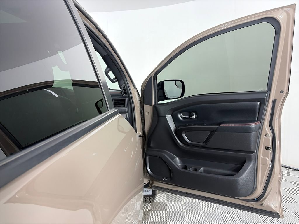 Used 2022 Nissan Titan PRO-4X w/ Pro-4x Convenience Package image 30