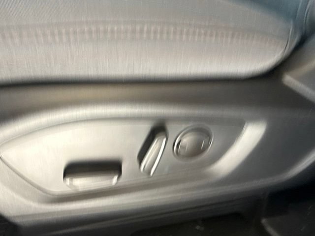 Used 2025 Ford Explorer Active RWD image 12
