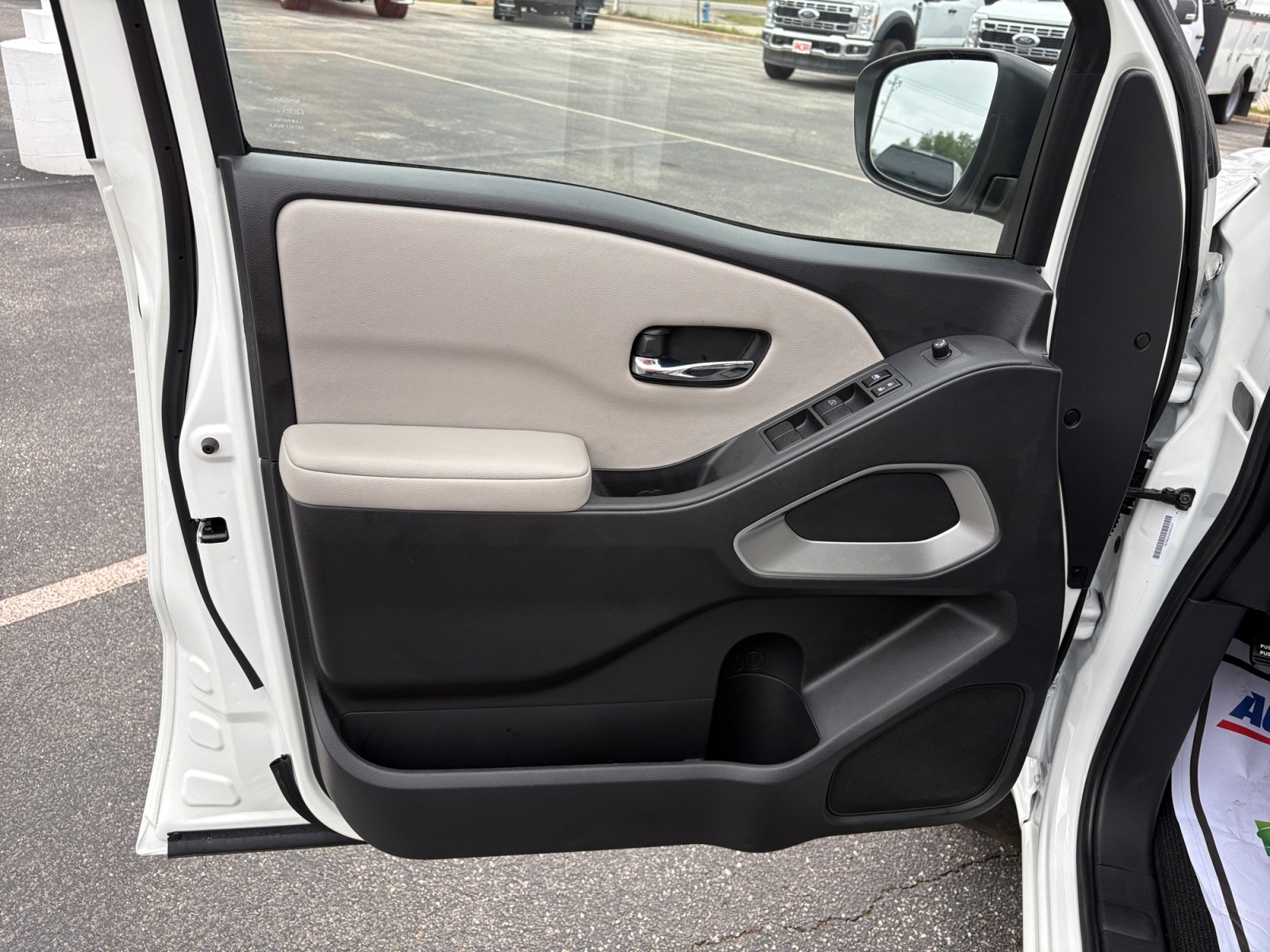 Used 2025 Nissan Frontier SV RWD image 23