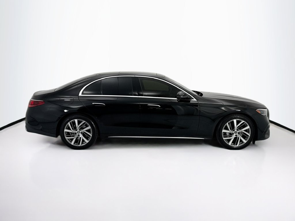 Used 2024 Mercedes-Benz E 350 4MATIC Sedan image 4