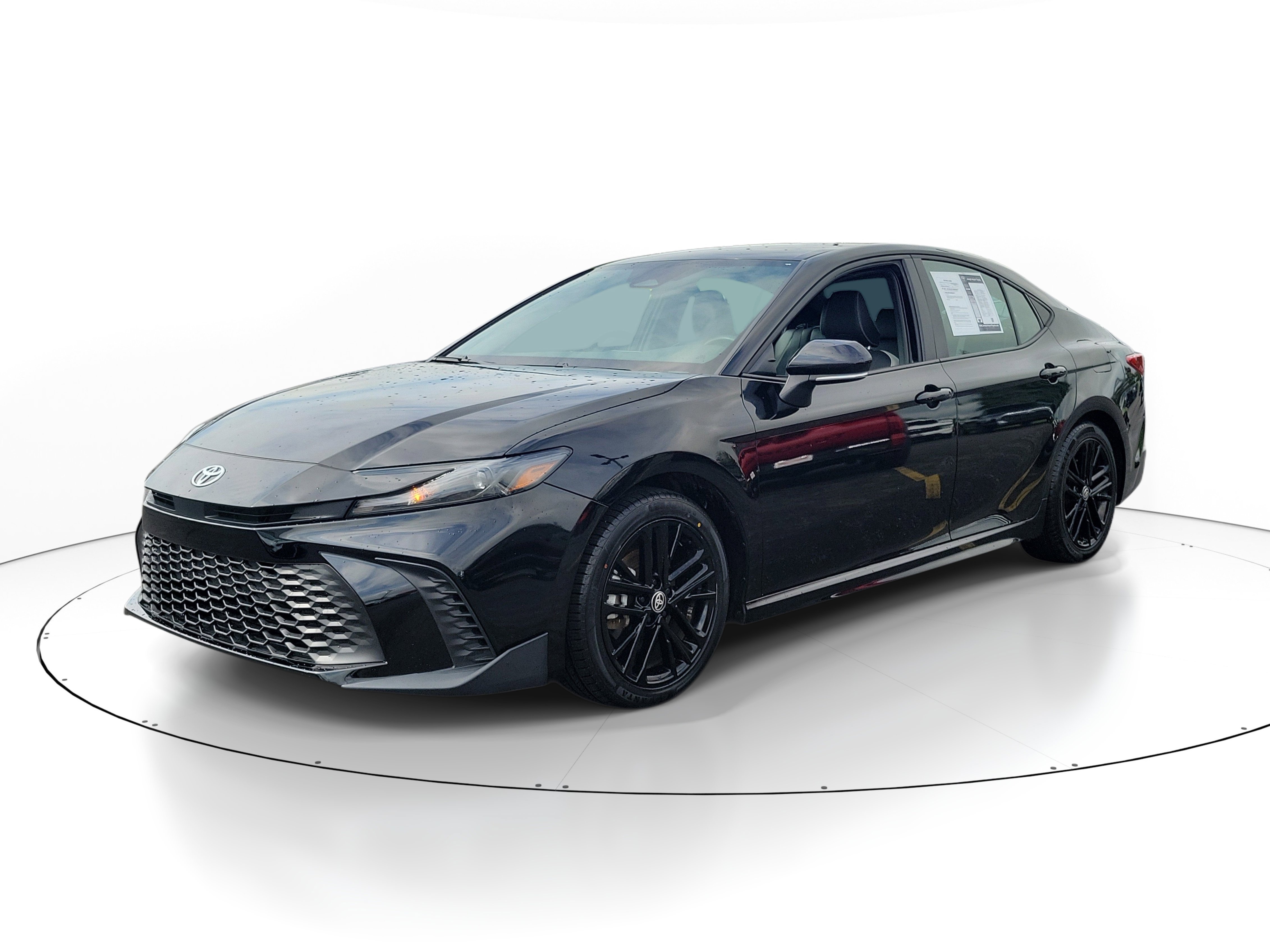 Used 2025 Toyota Camry SE FWD image 2