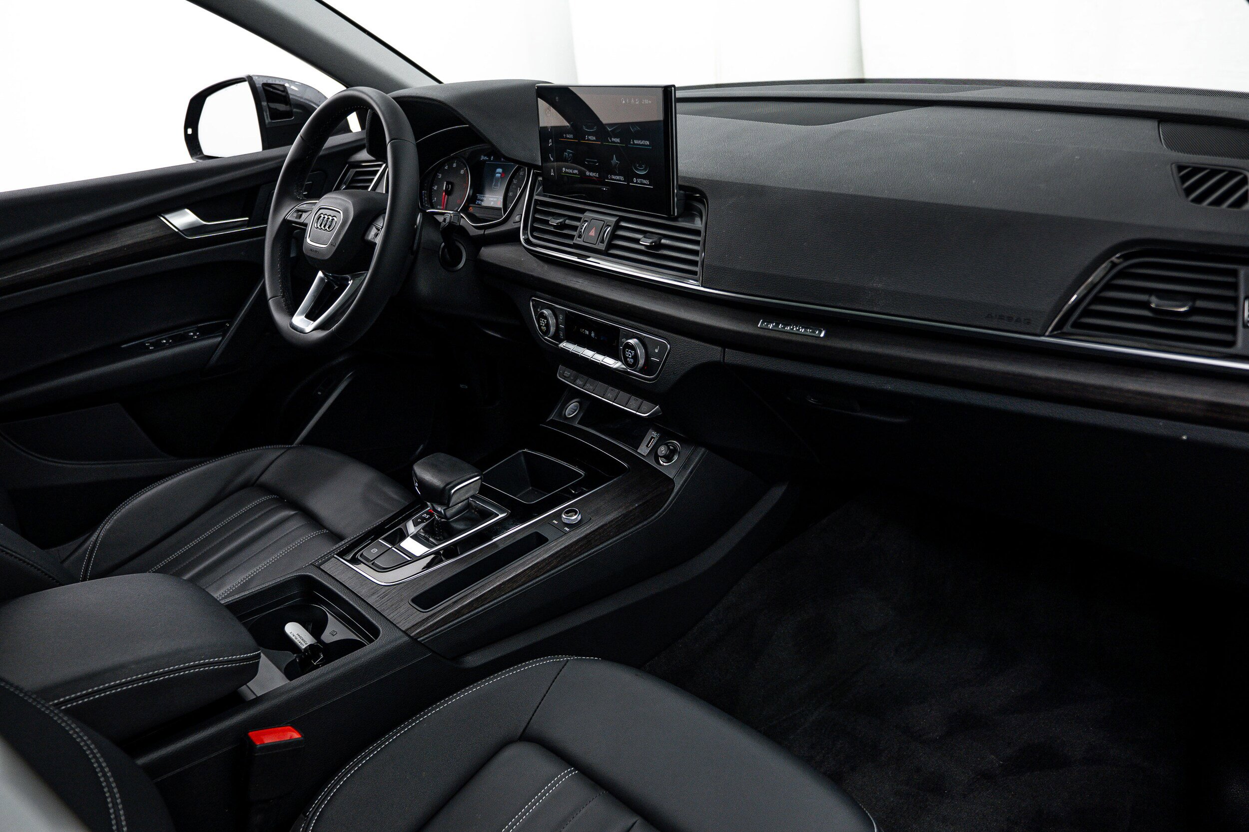 Certified 2023 Audi Q5 2.0T Premium w/ Convenience Package AWD/4WD image 8