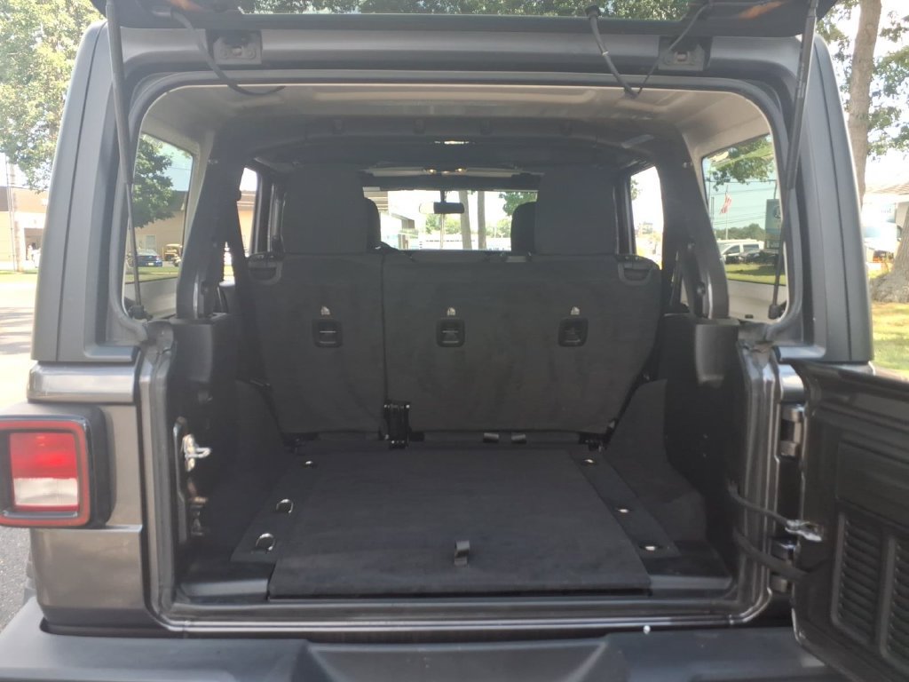 Used 2023 Jeep Wrangler Unlimited Sport AWD/4WD image 14