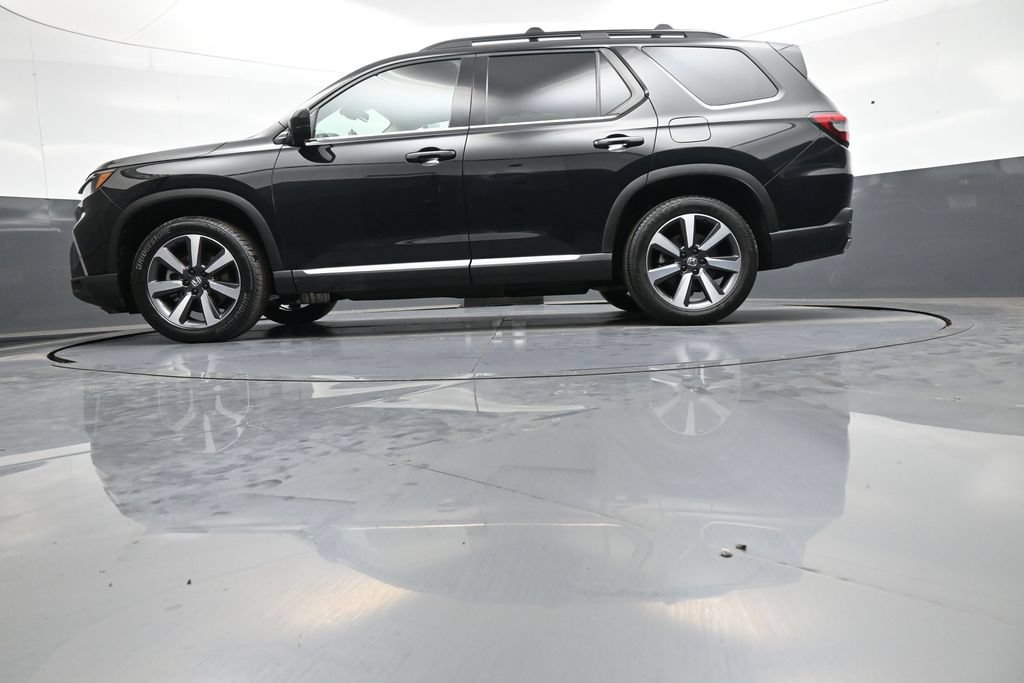 Certified 2025 Honda Pilot Touring image 36