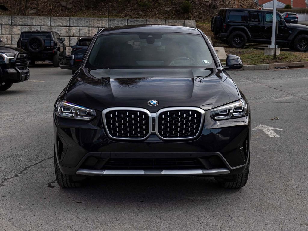 Used 2023 BMW X4 xDrive30i w/ Premium Package AWD/4WD image 2