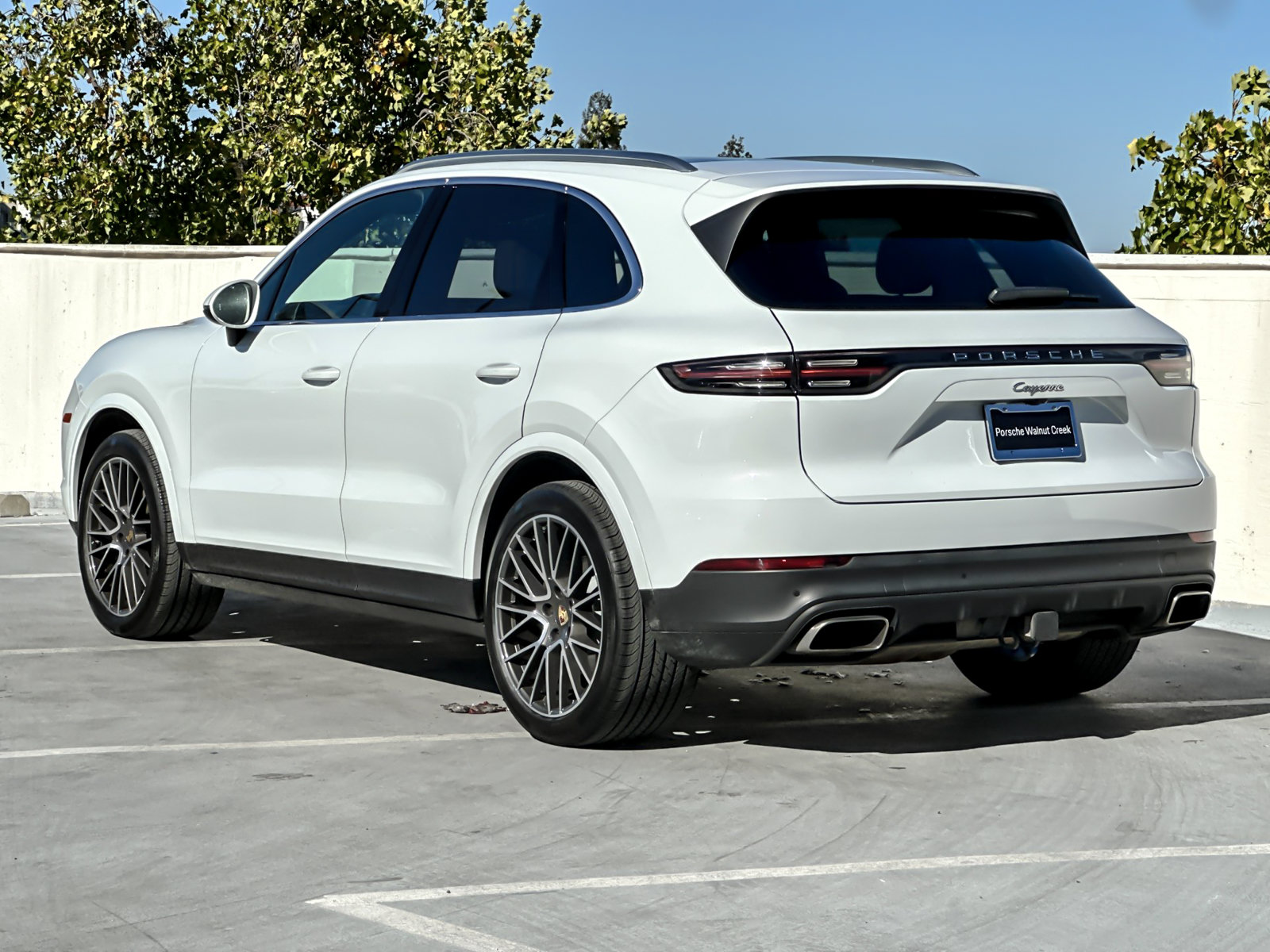 Certified 2023 Porsche Cayenne AWD/4WD image 4