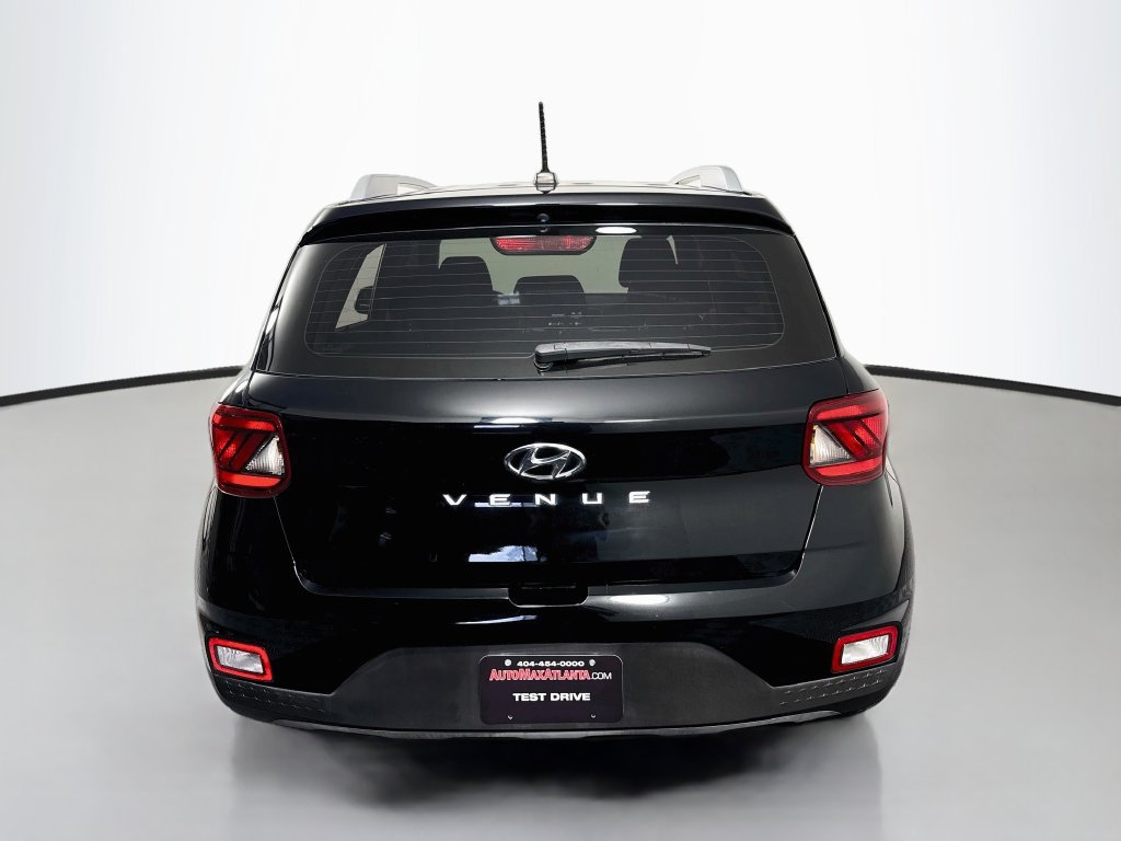 Used 2023 Hyundai Venue SEL FWD image 6