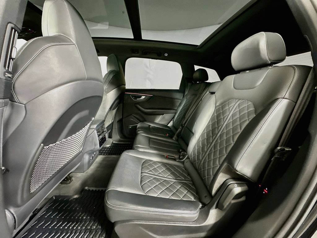 Used 2020 Audi SQ7 Premium Plus w/ S Executive Package AWD/4WD image 17