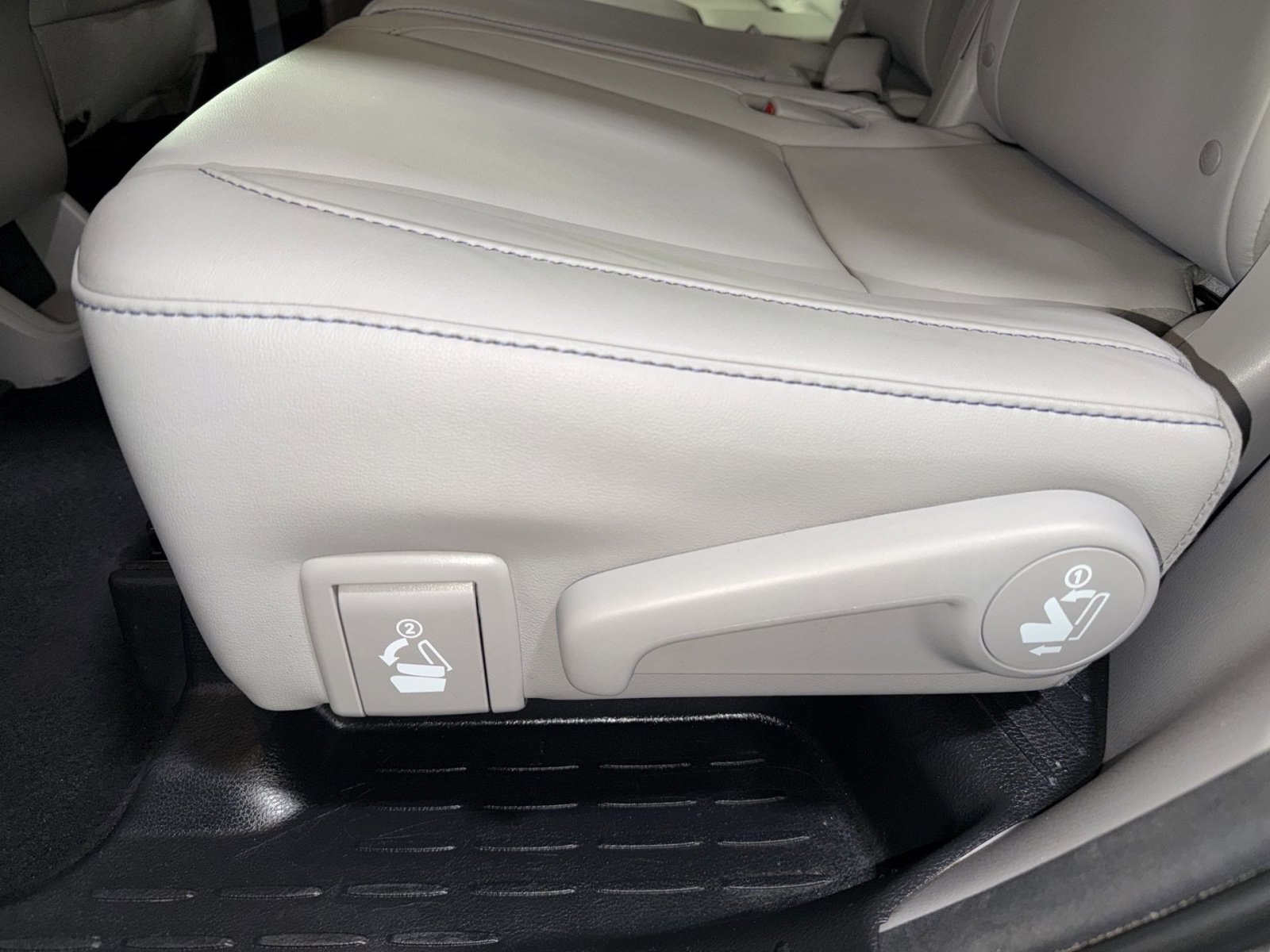 Used 2016 Toyota Highlander XLE image 31