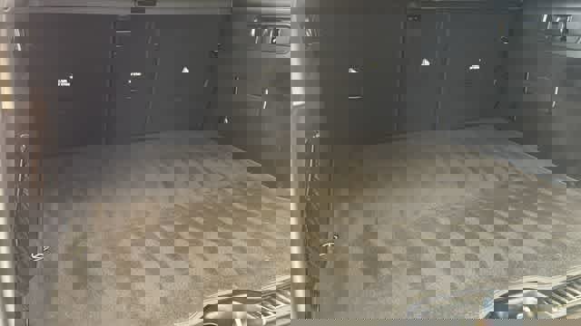 Used 2025 Mercedes-Benz GLC 300 4MATIC image 30