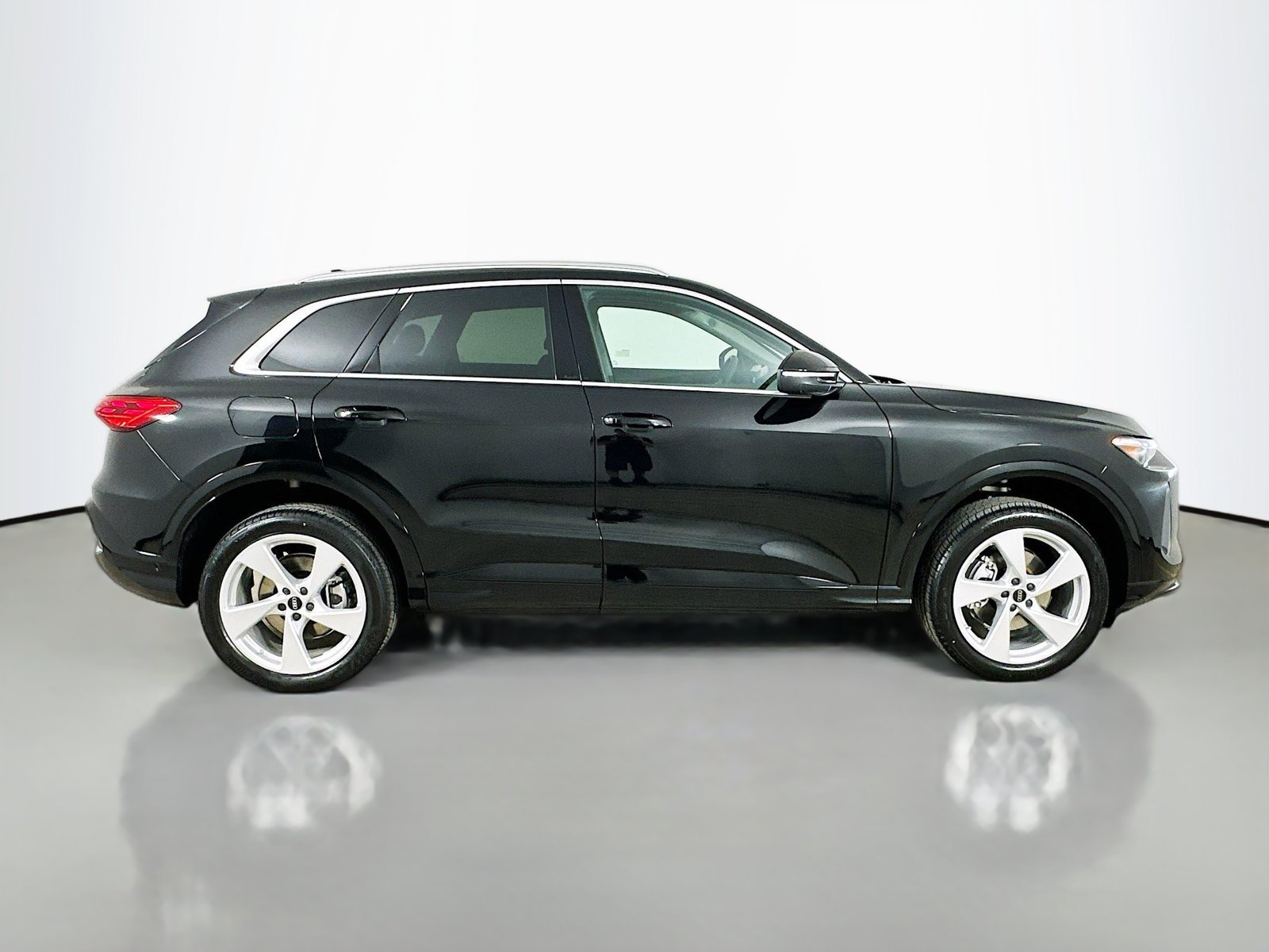New 2026 Audi Q5 Premium Plus w/ Premium Plus AWD/4WD image 4