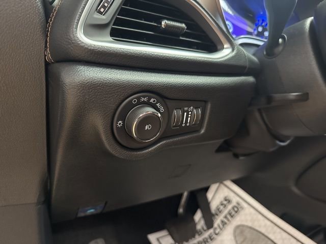 New 2026 Chrysler Pacifica Pinnacle image 12