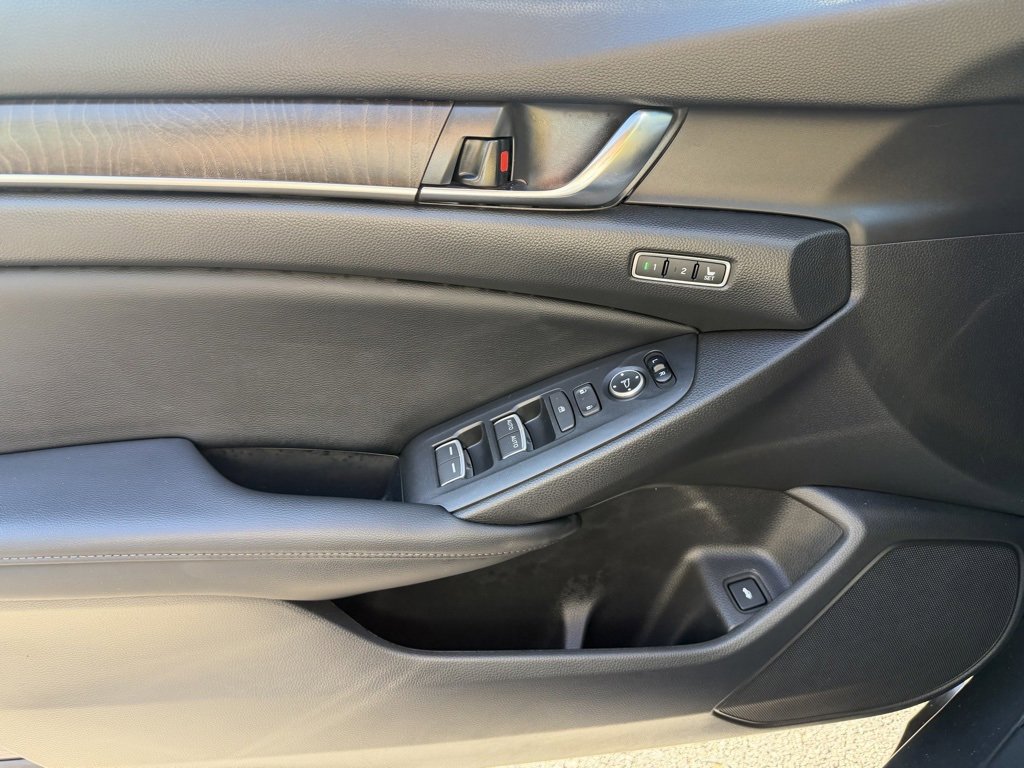 Used 2018 Honda Accord EX-L image 30