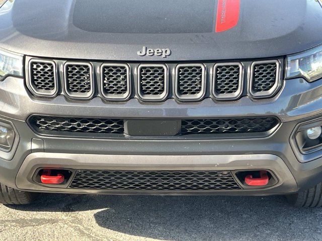 Used 2024 Jeep Compass Trailhawk AWD/4WD image 10