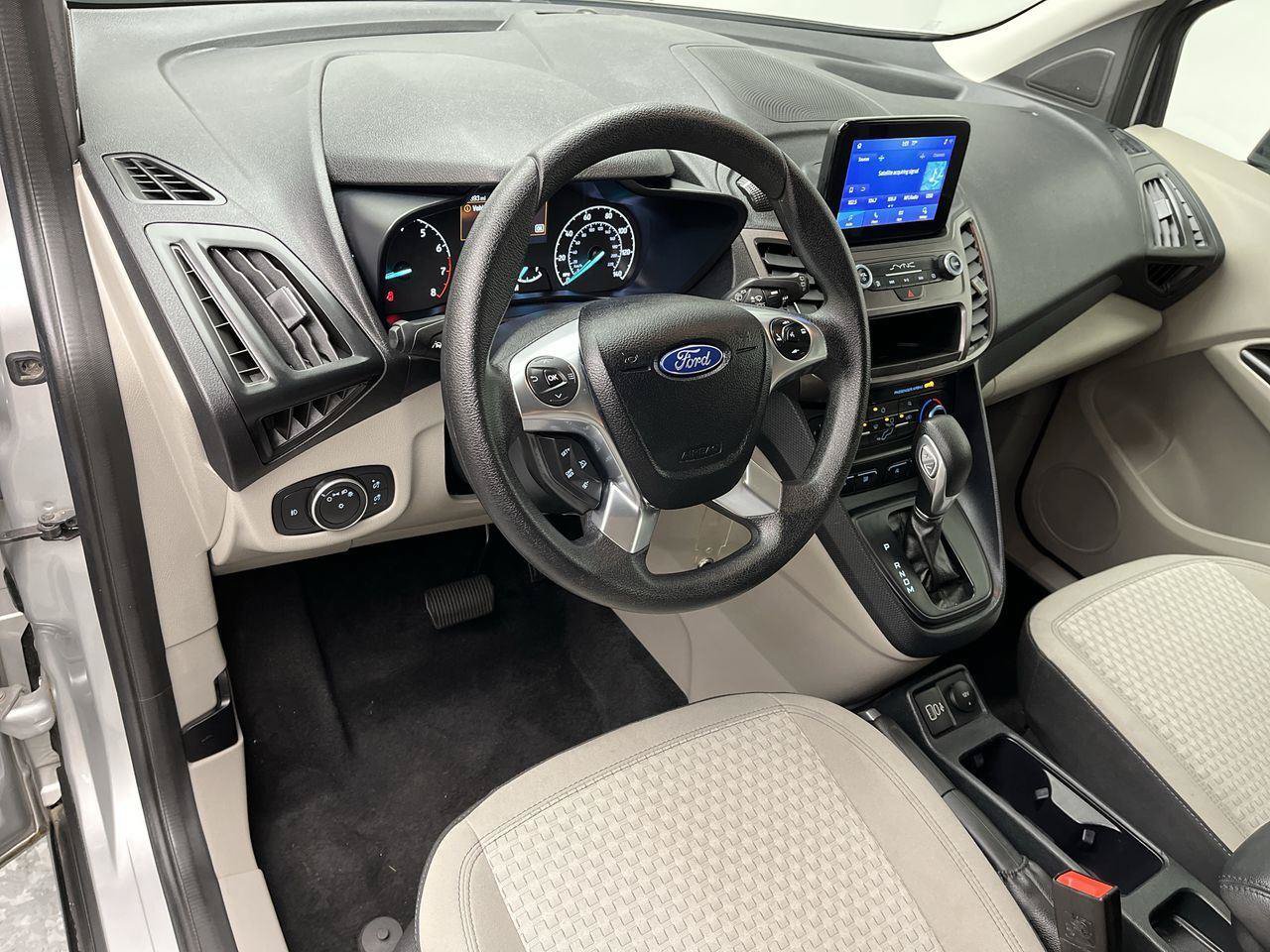 Used 2022 Ford Transit Connect XLT FWD image 4