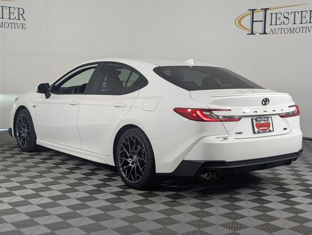 Used 2025 Toyota Camry SE w/ Convenience Package FWD image 5