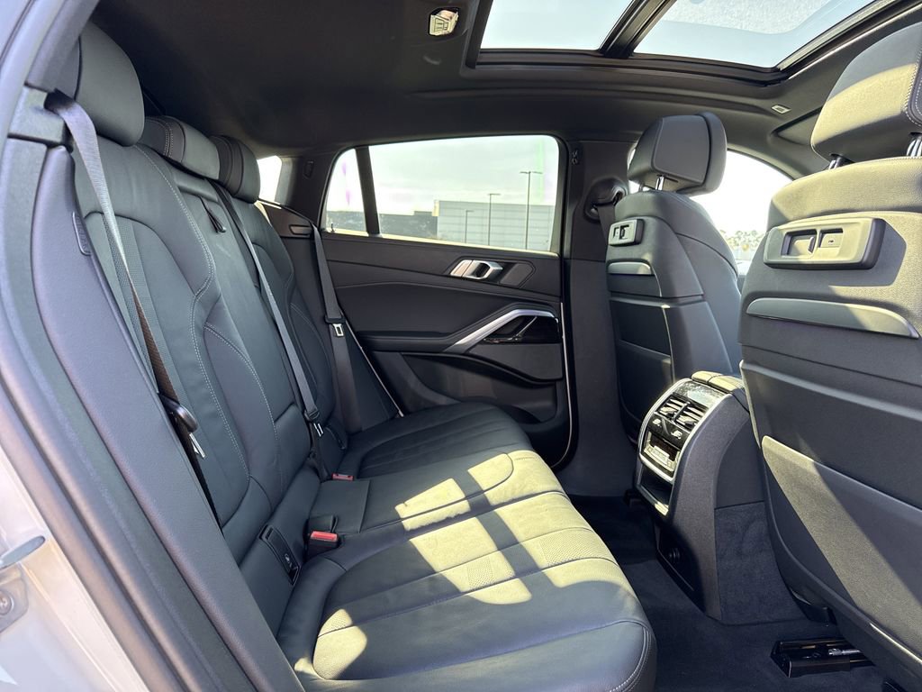 Used 2020 BMW X6 xDrive40i w/ M Sport Package image 18