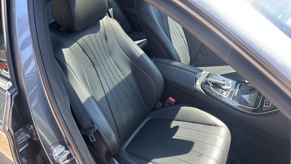Used 2017 Mercedes-Benz E 300 4MATIC image 22