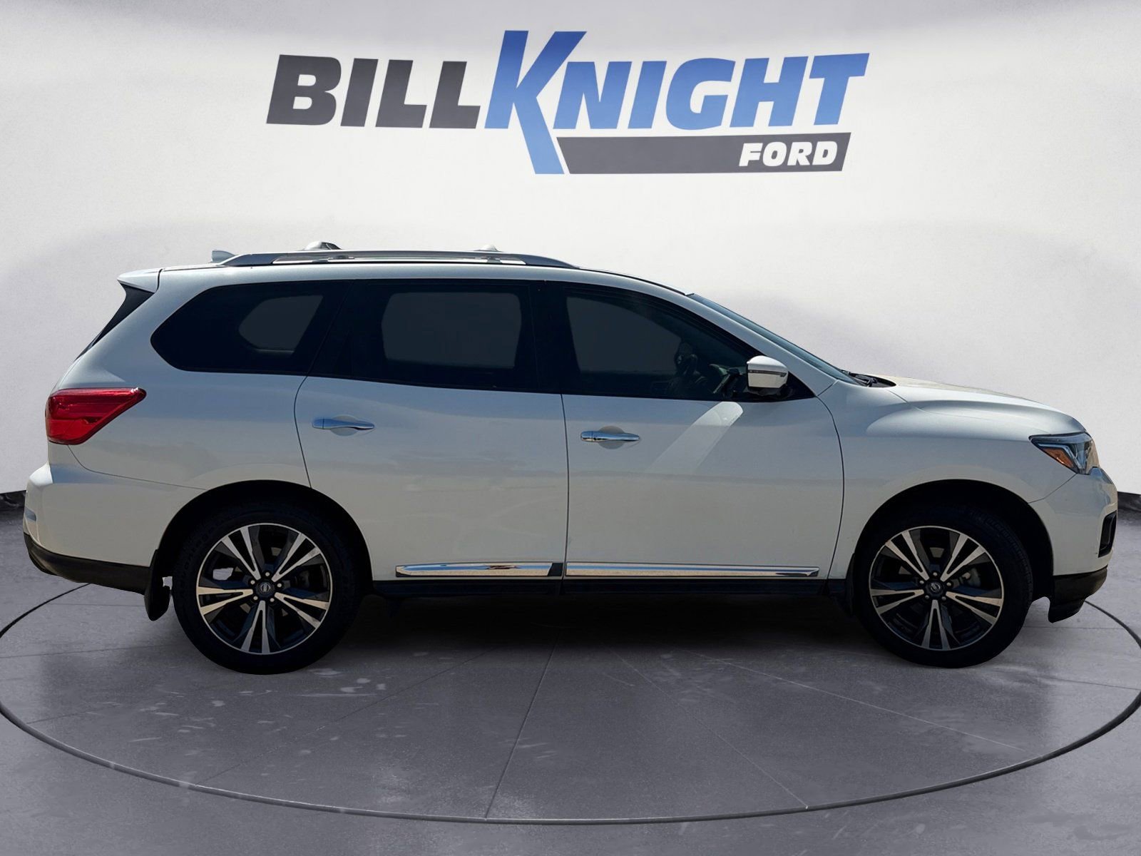 Used 2019 Nissan Pathfinder Platinum w/ Cargo Package AWD/4WD image 6