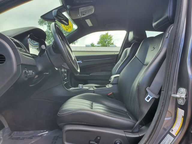 Certified 2016 Chrysler 300 S AWD/4WD image 4