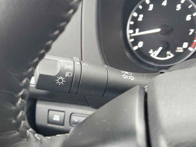 Used 2025 Nissan Frontier SL image 35