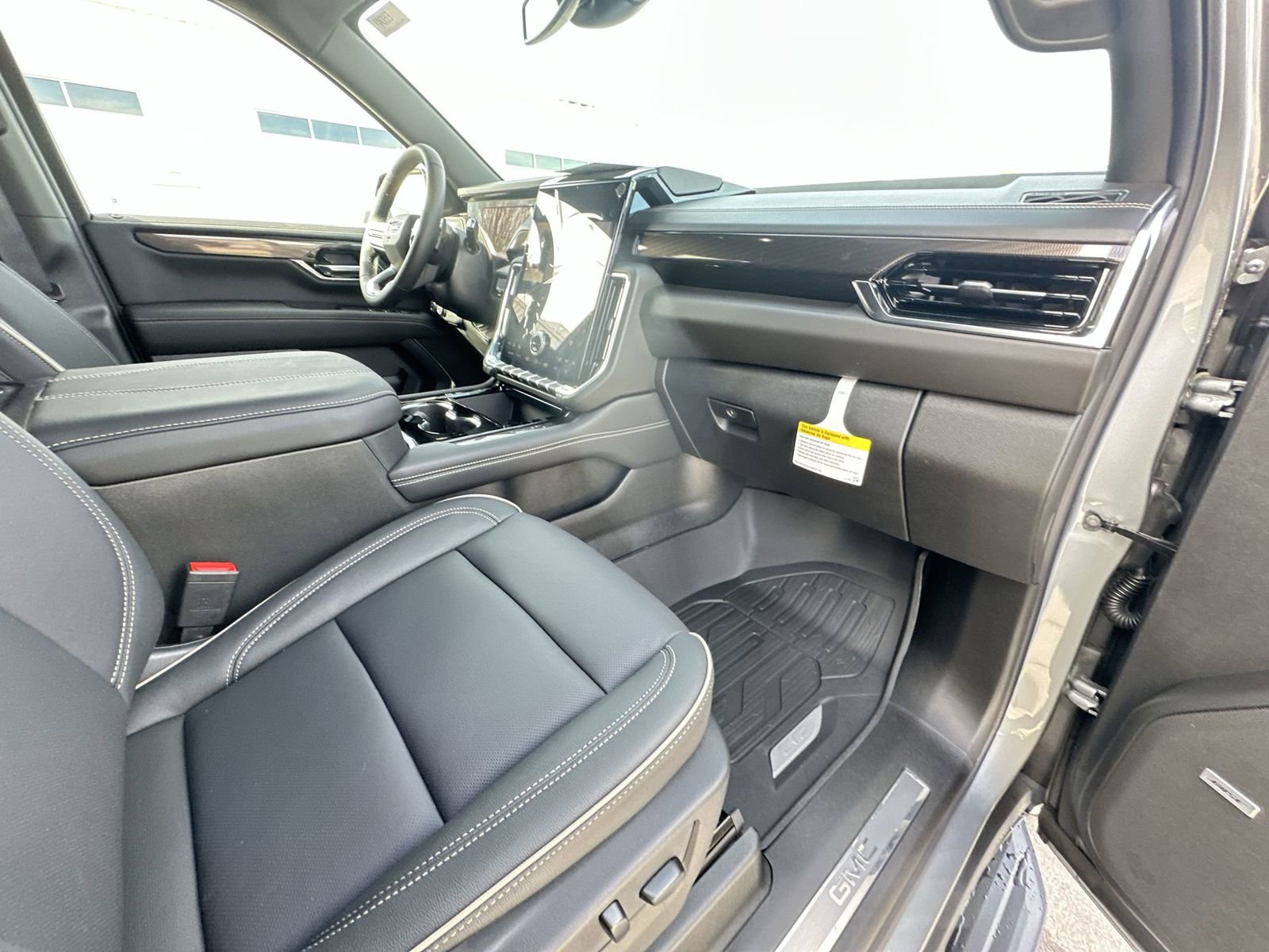 New 2026 GMC Yukon Elevation w/ LPO, Floor Liner Package AWD/4WD image 29