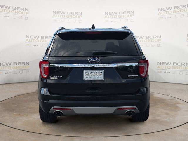 Used 2016 Ford Explorer Limited w/ Equipment Group 301A FWD image 4