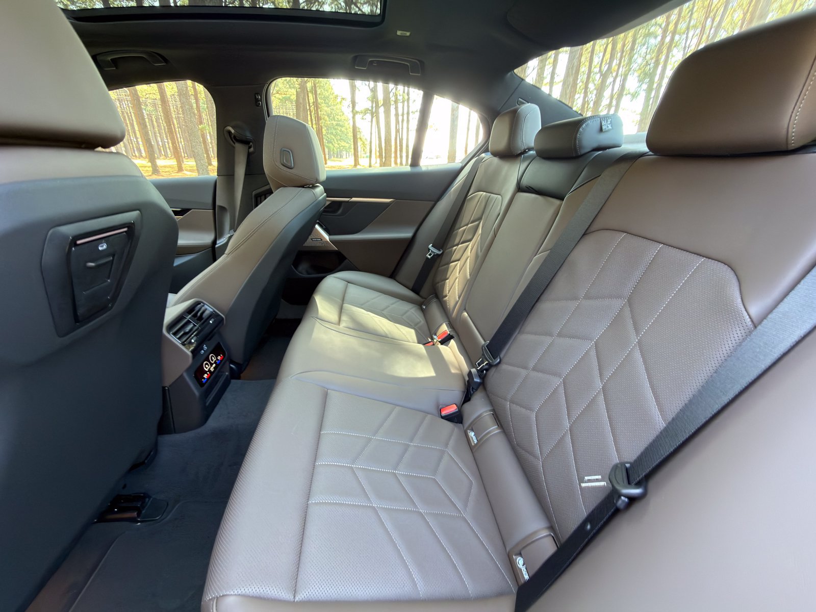 New 2026 BMW 530i xDrive w/ M Sport Package AWD/4WD image 14