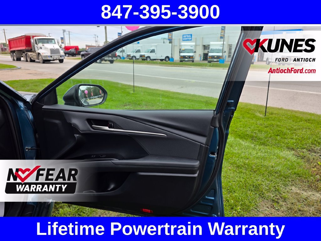 Used 2025 Toyota Camry SE FWD image 38