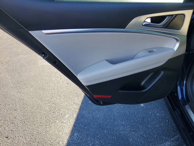 Used 2022 Genesis G70 3.3T image 13