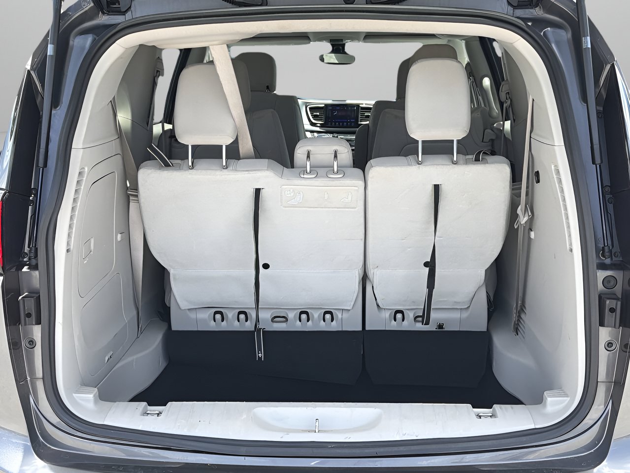 Used 2017 Chrysler Pacifica Touring Plus FWD image 8