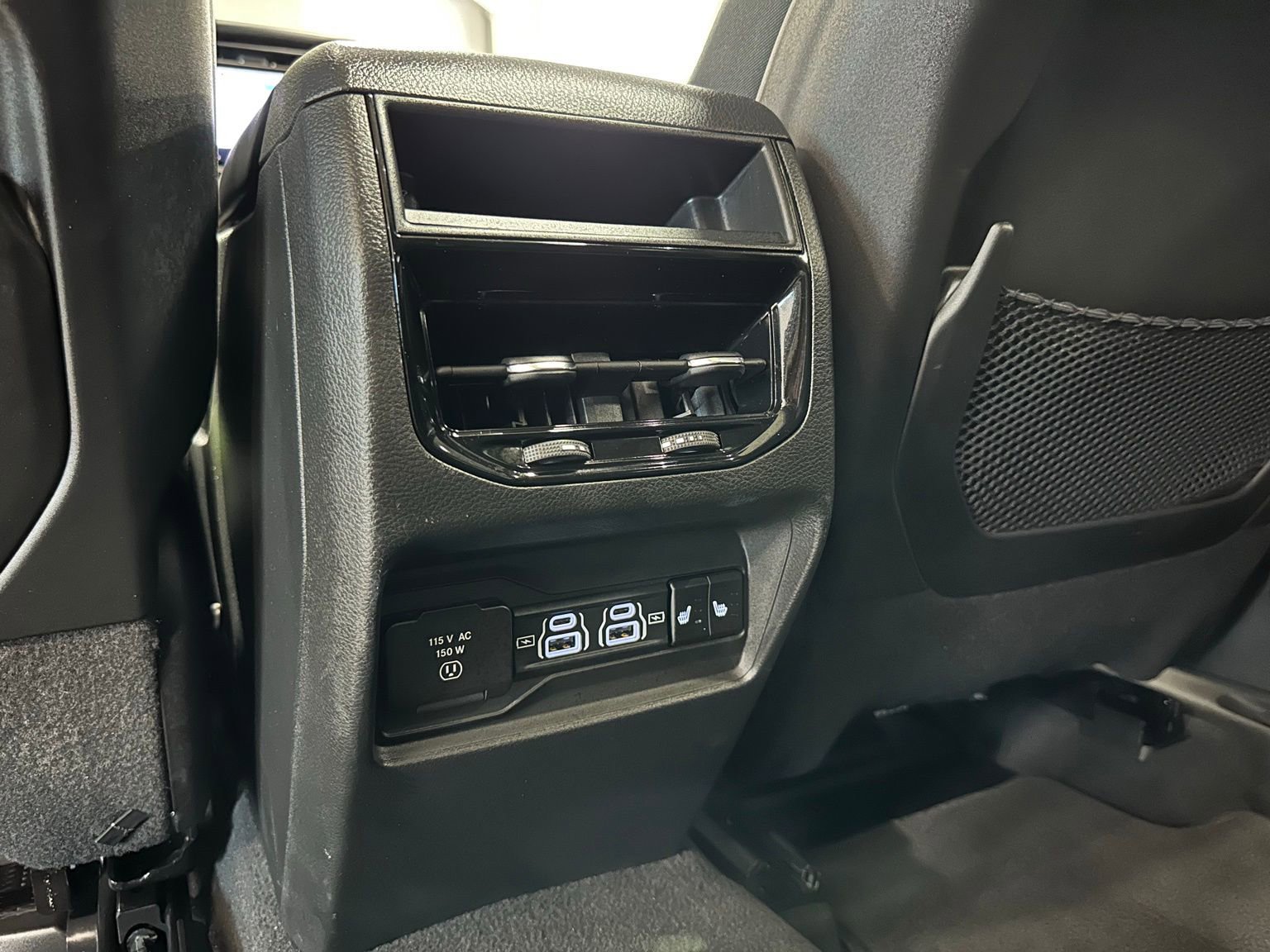 Used 2023 Jeep Grand Cherokee Limited w/ Luxury Tech Group II AWD/4WD image 41