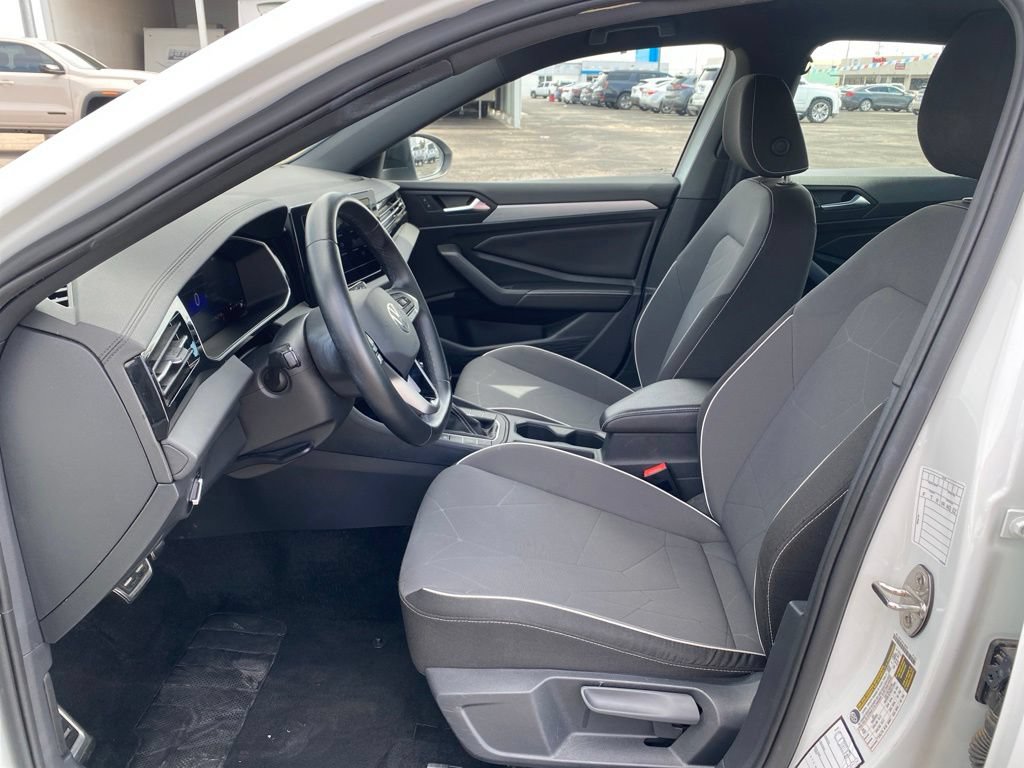 Used 2025 Volkswagen Jetta Sport FWD image 19