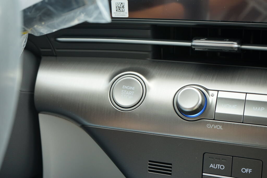 Certified 2025 Hyundai Kona SEL AWD/4WD image 15