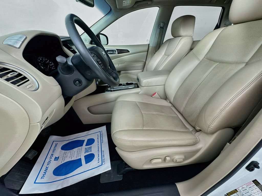 Used 2016 Nissan Pathfinder Platinum w/ Family Entertainment Package FWD image 27