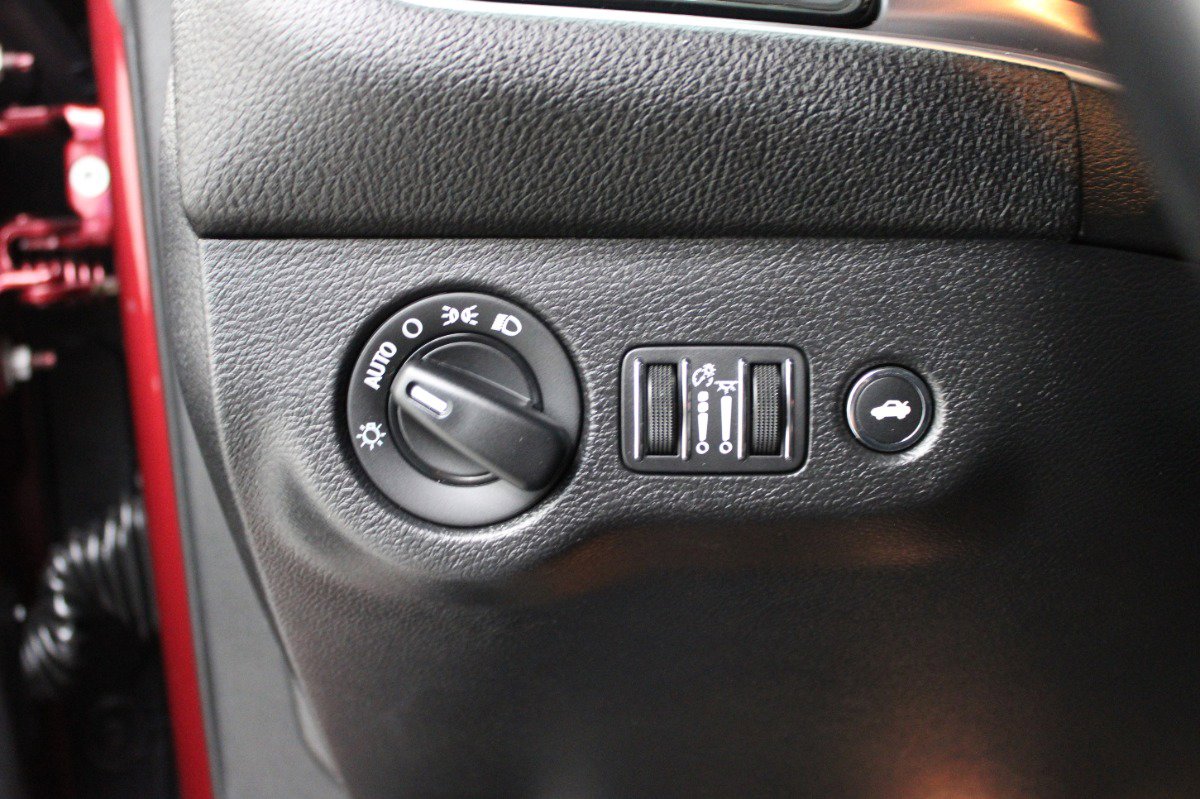 Used 2020 Dodge Challenger SXT image 16