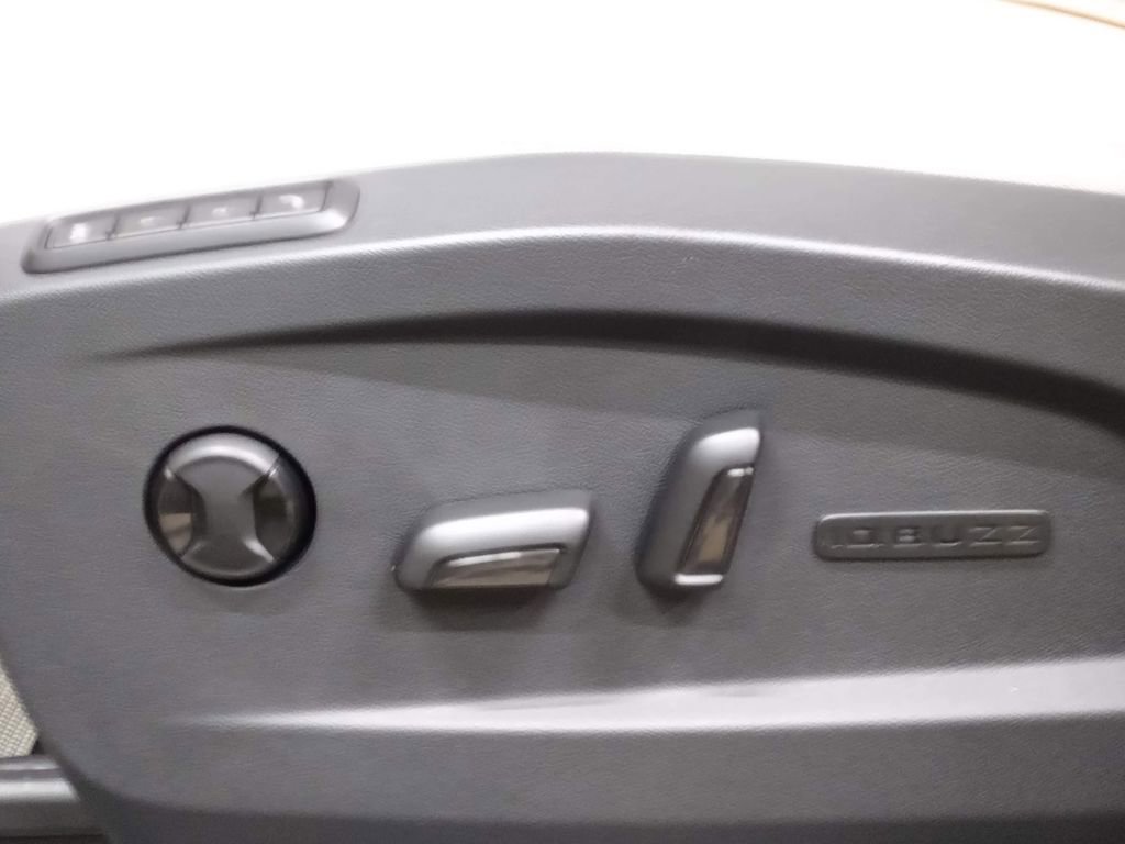 New 2025 Volkswagen ID. Buzz 1st Edition image 22