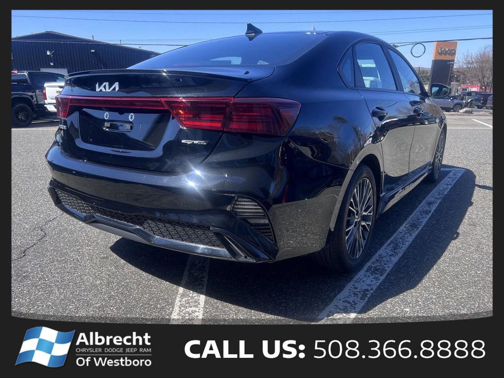 Used 2023 Kia Forte GT-Line w/ GT-Line Premium Package FWD image 5