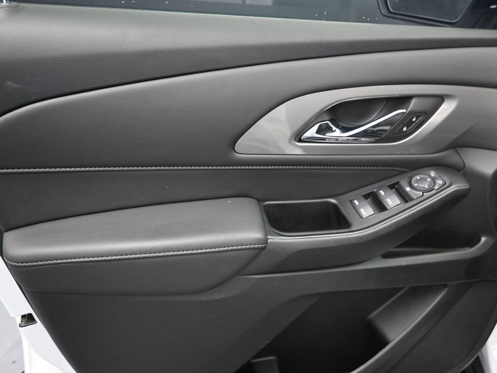 Used 2024 Chevrolet Traverse LT image 14