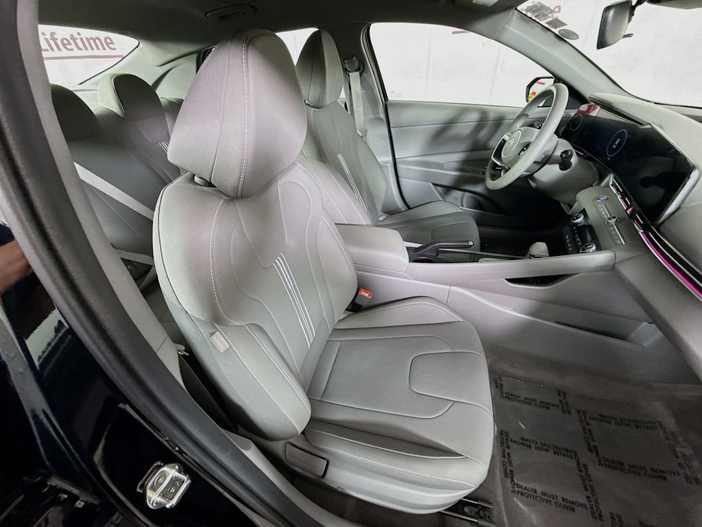 Used 2024 Hyundai Elantra SEL FWD image 30