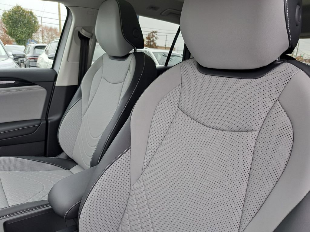 New 2026 Volkswagen Tiguan SE image 19