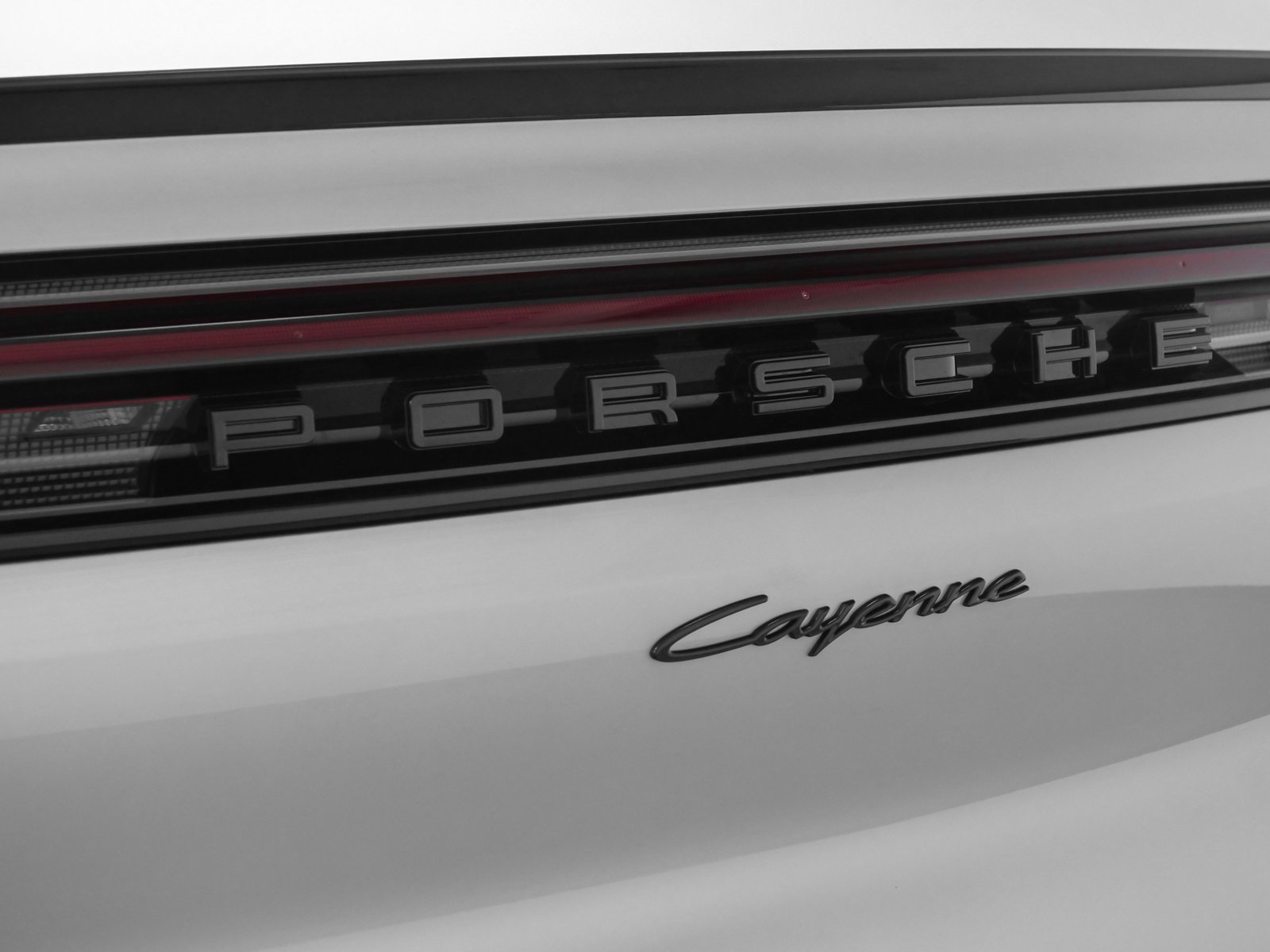 Used 2025 Porsche Cayenne Coupe image 20