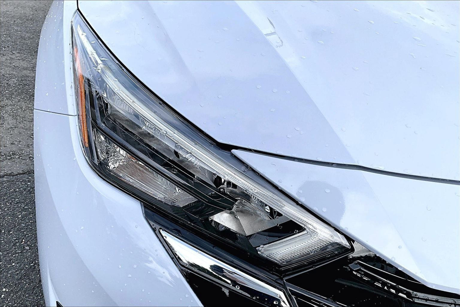Used 2025 Nissan Versa SV w/ Trunk Package image 18