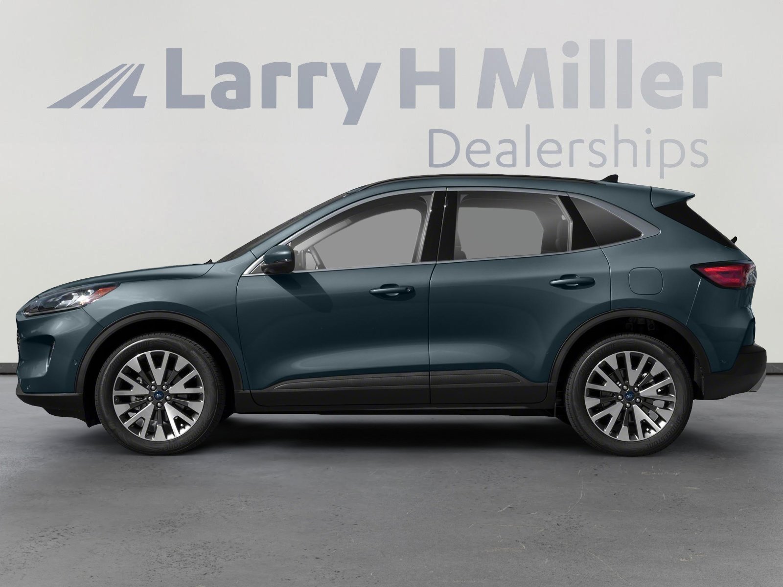 Used 2020 Ford Escape Titanium w/ Titanium Premium Package 2.0 image 3