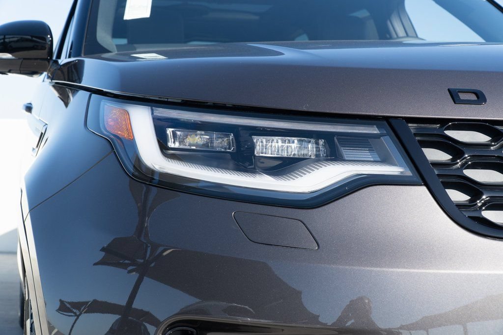 Used 2025 Land Rover Discovery Dynamic SE AWD/4WD image 10